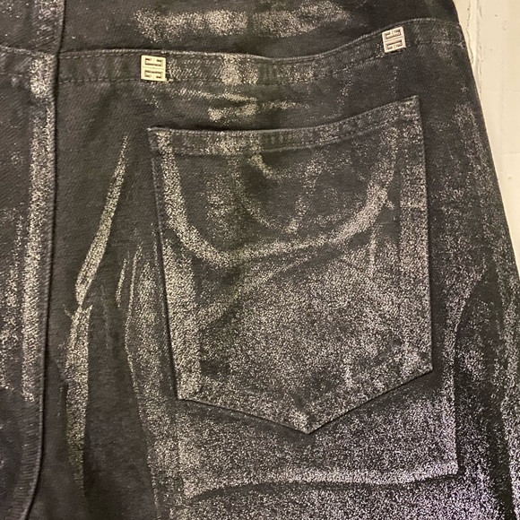 Givenchy - Picture 6 of 15